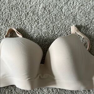 Soma Cream Seamless T-Shirt Bra               Enbliss Wireless